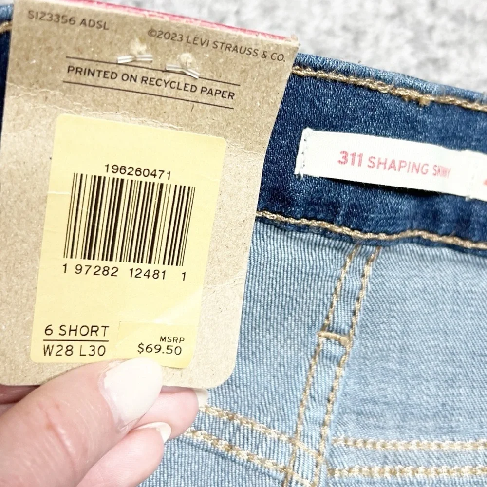 NWT Levi's Women's 721 High Rise Skinny Jeans Blue Stretch‎ Denim Size 28